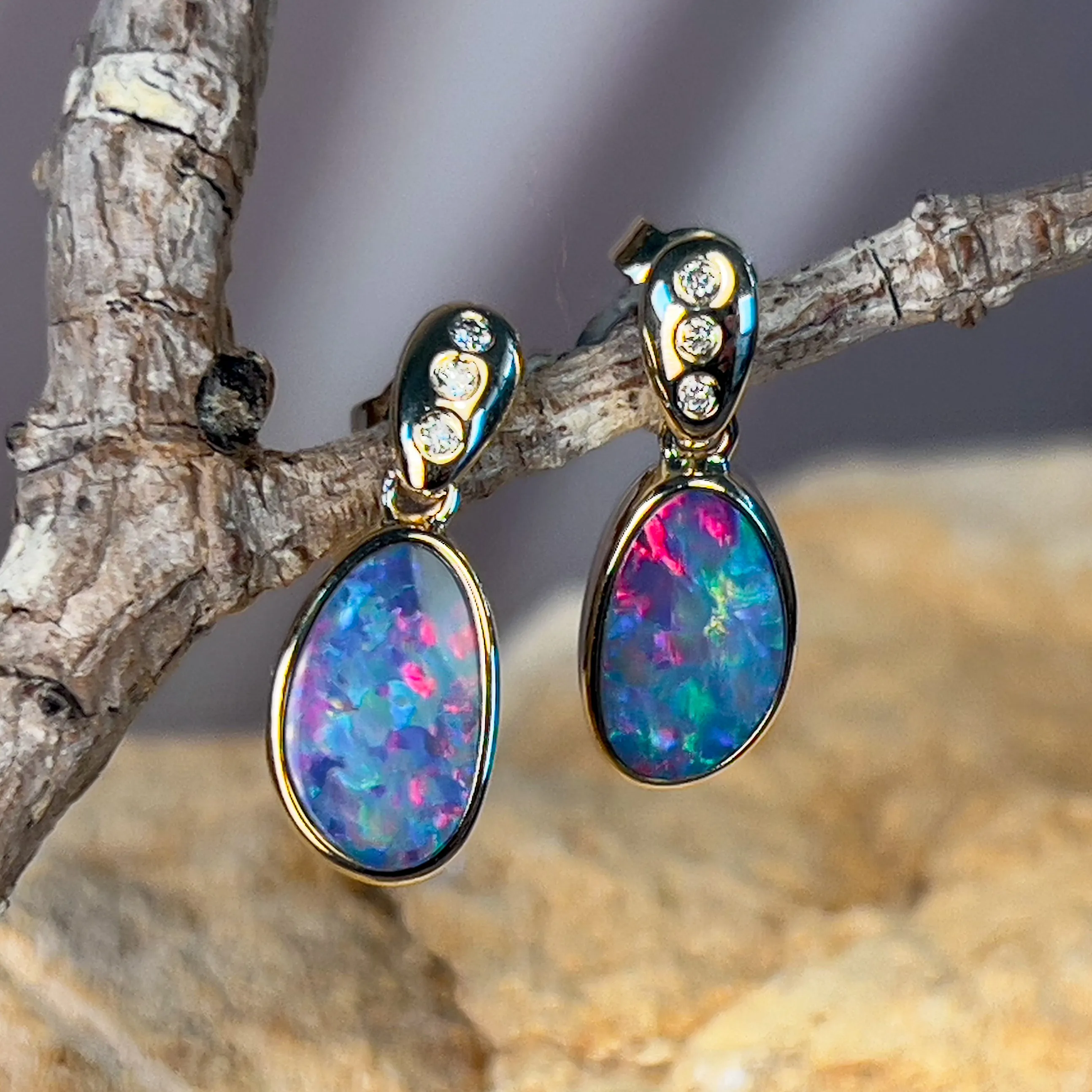 14kt Yellow Gold dangling earrings Opal doublet 3.2ct