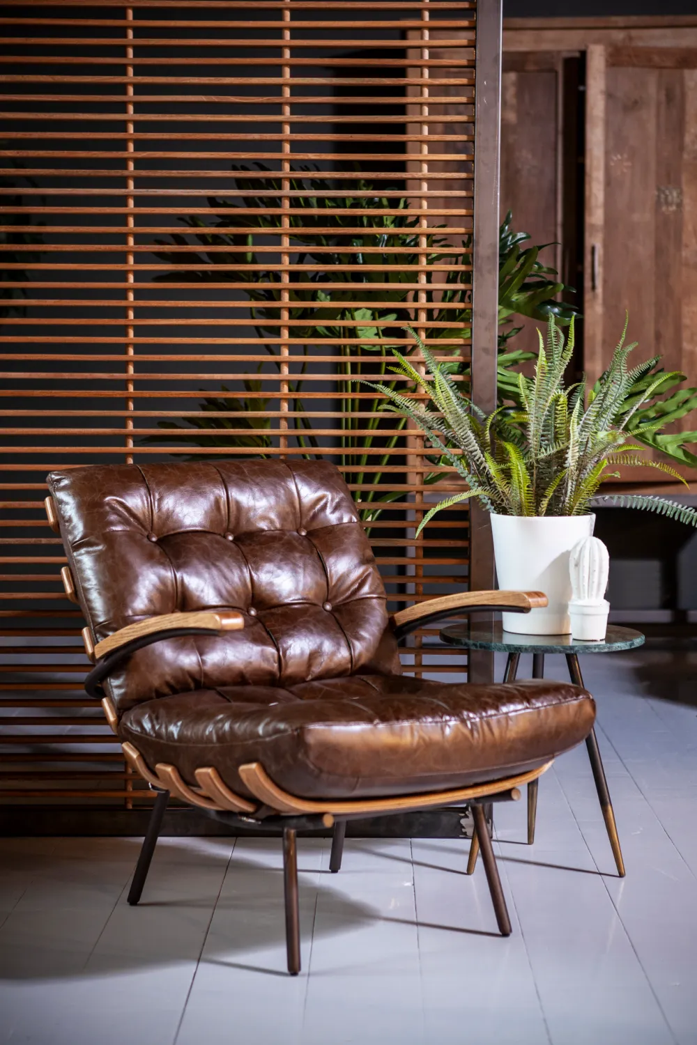 Dark Brown Mid Century Armchair | Eleonora Bastiaan