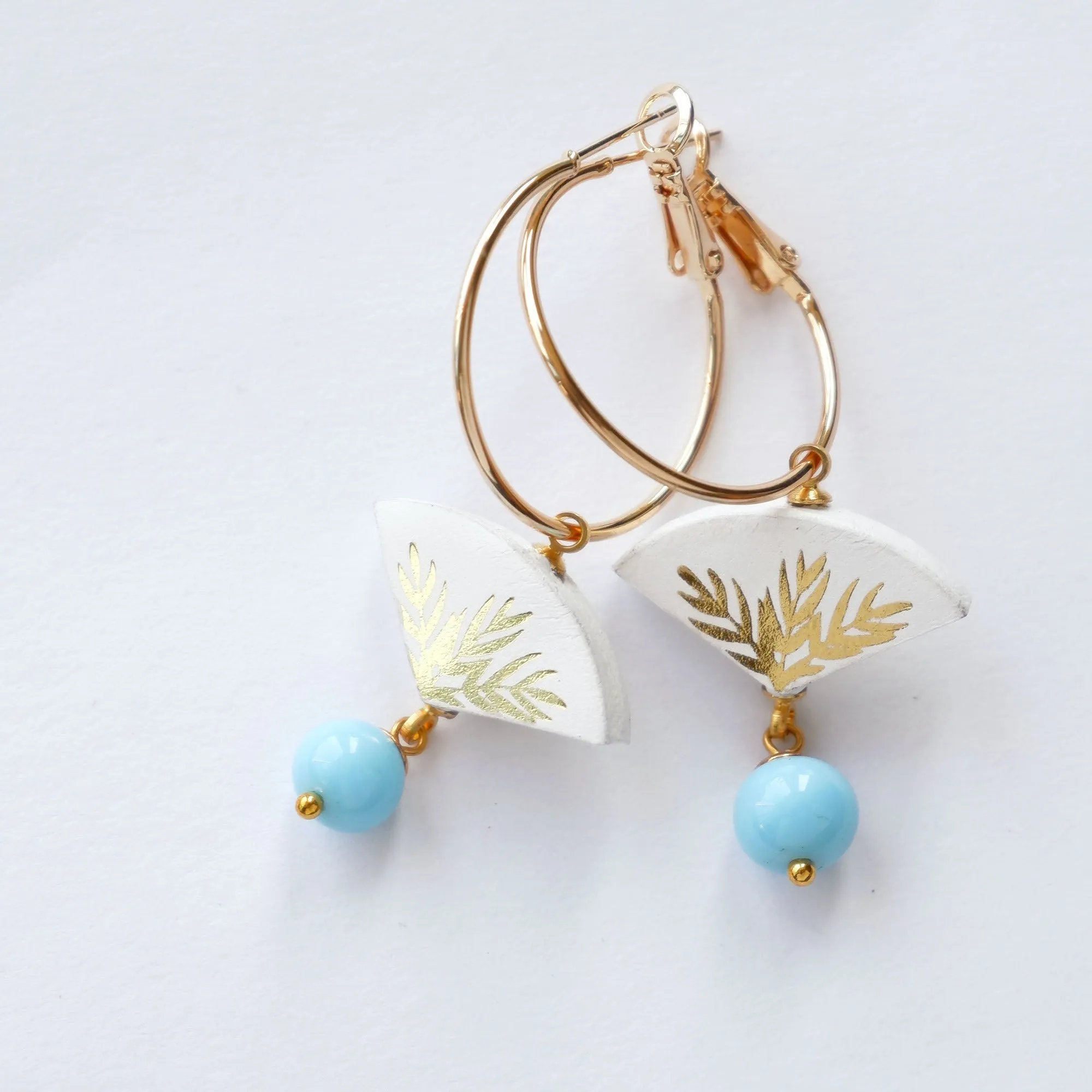 HAVANA . beaded palm fan hoop earrings