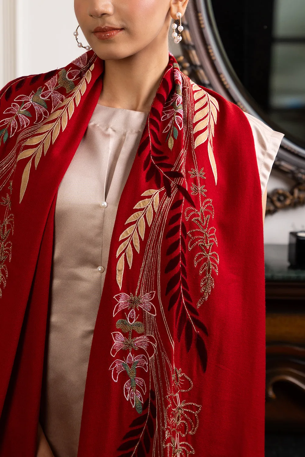 Leafy Affair | Embroidered Wool Silk Stole