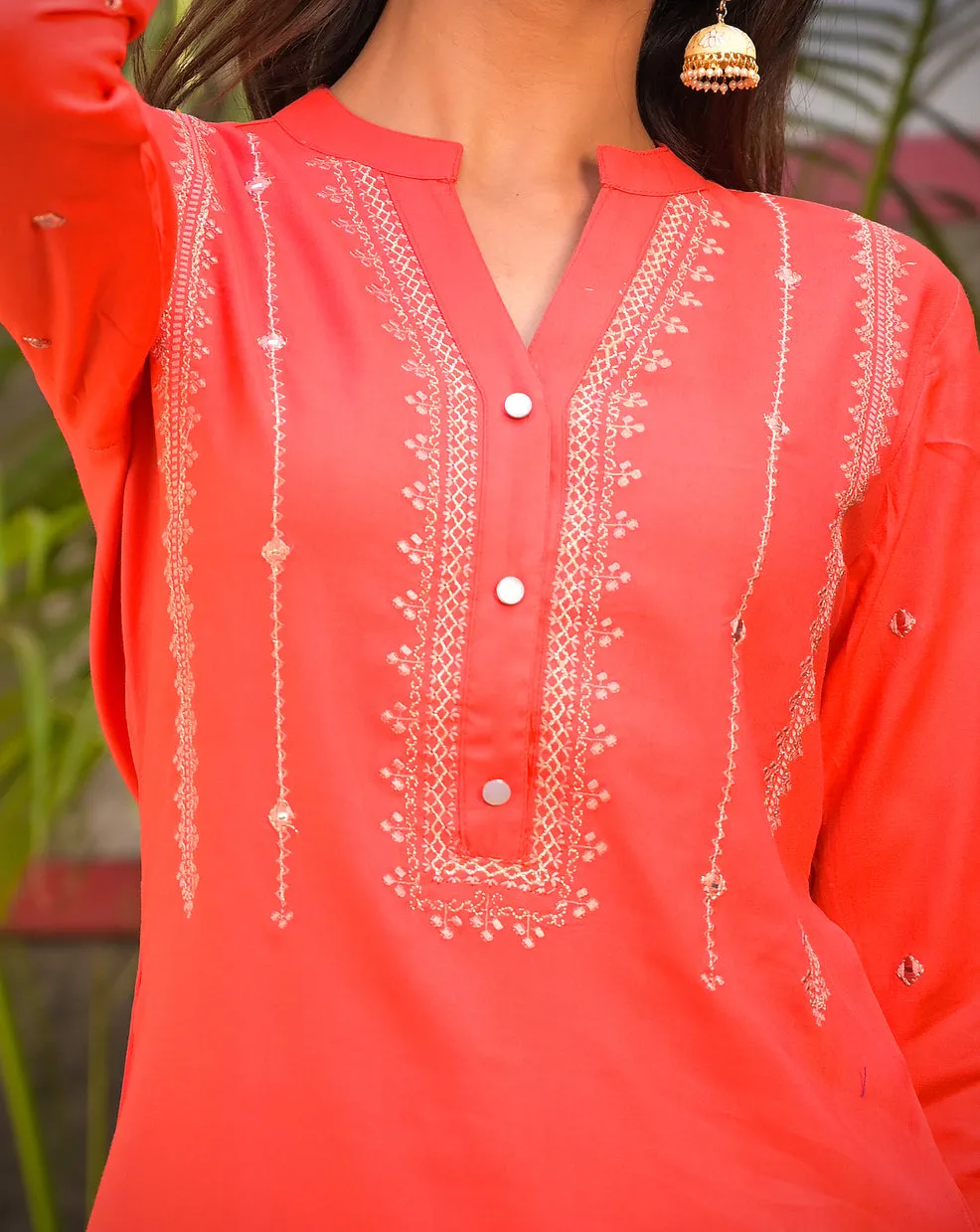 Women Peach & White Embroidered Kurta Set